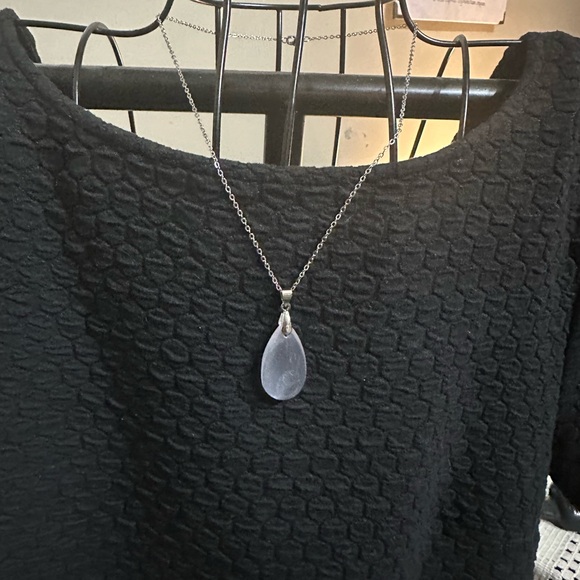 Set of Rose Quartz Teardrop Pendant Necklace and Rose Quartz Ring - Picture 13 of 16